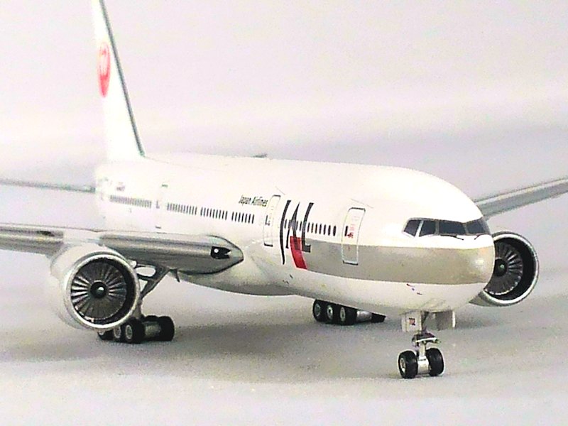 airplane-diecast-model